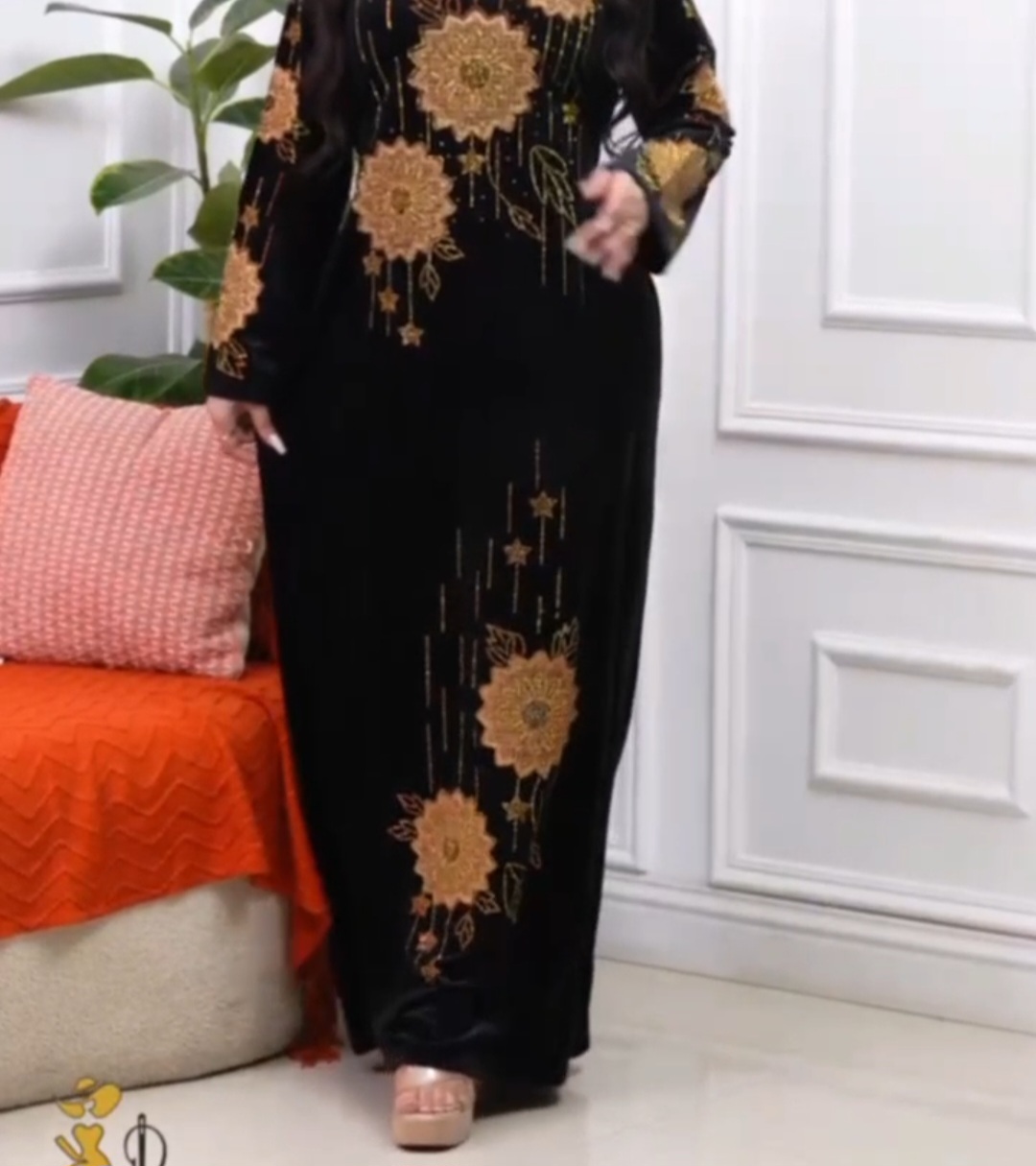پیراهن زیبا ی مخمل